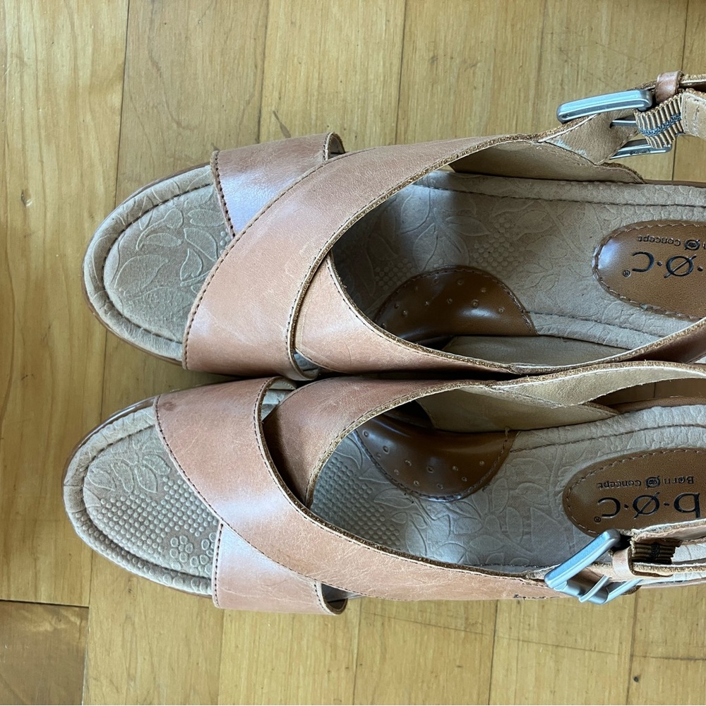 b.o.c. “Adaline” natural Sandals Comfortable Footwear